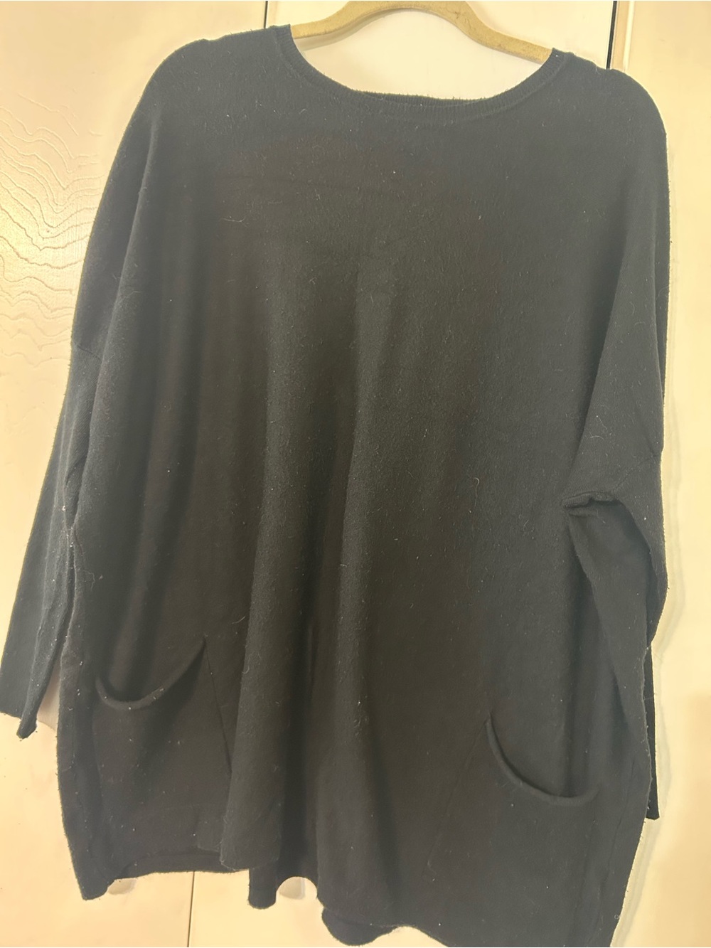 ROOLEE Black Women's Oversized Pocket Sweater